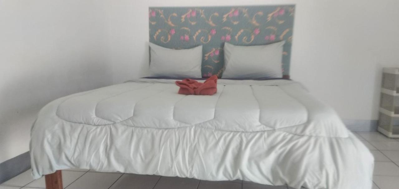 Hidayah Homestay เคลิมูตู ภายนอก รูปภาพ