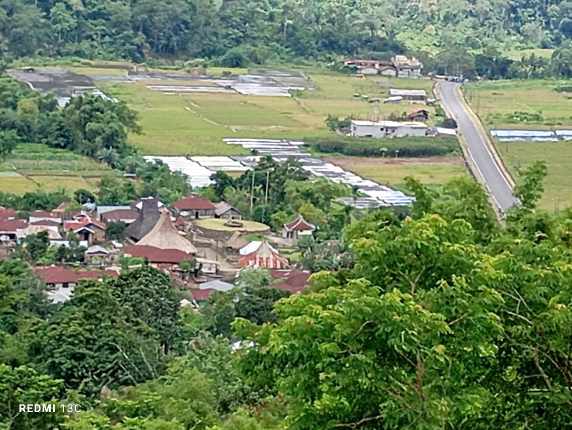 Hidayah Homestay เคลิมูตู ห้อง รูปภาพ